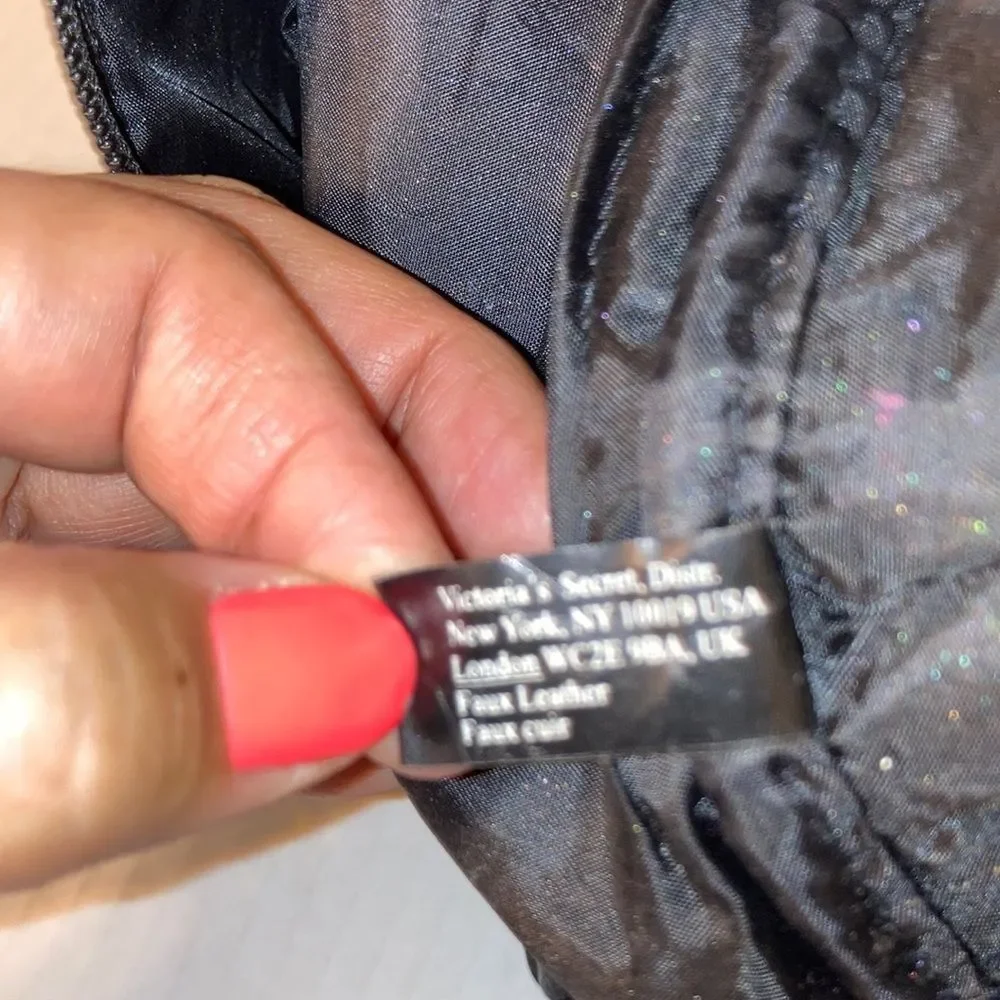 VICTORIAS SECRET Makeup Cosmetic Stripe Sequin Clutch Bag Rainbow 10 x 7.5 x 2 
